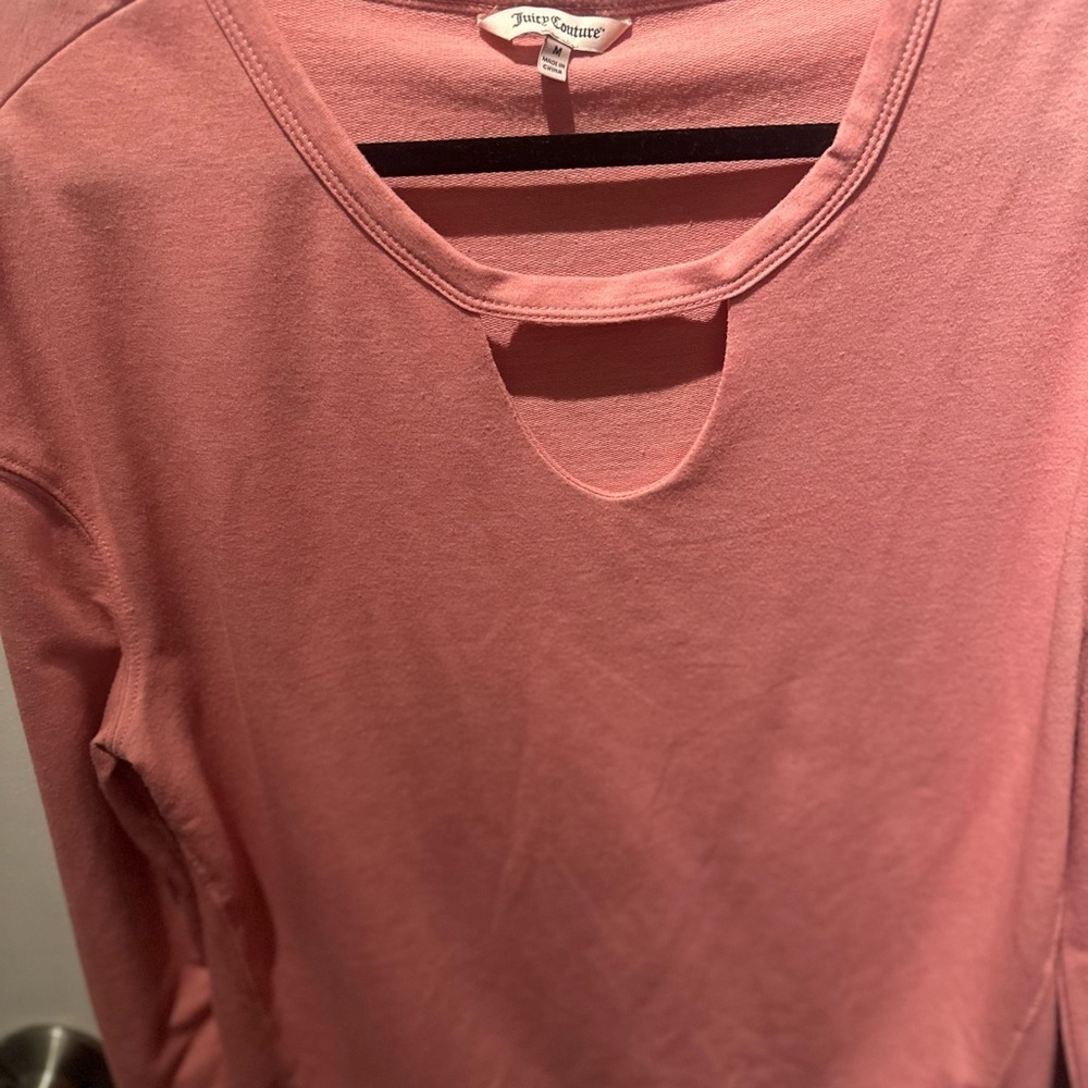 Juicy Couture Women's size M Pink High Low V-Cut Out Neckline Med Weight Long Sl - Picture 4 of 6
